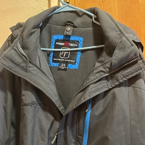Free Tech warm hooded jacket size XL - Picture 4 of 7